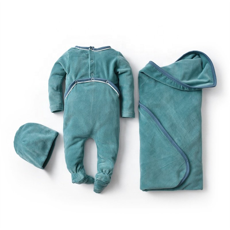 Custom OEM & ODM Winter Newborn Baby Velour Footie Infant Rompers Boys Girls Onesie Sleep Suit Pajamas Set New Born Clothes