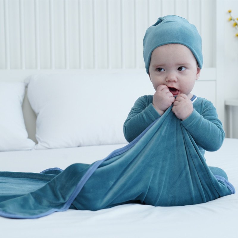 Custom OEM & ODM Winter Newborn Baby Velour Footie Infant Rompers Boys Girls Onesie Sleep Suit Pajamas Set New Born Clothes