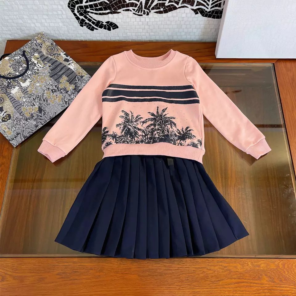 Desinge set gril classic hoodies dress two piece suit printing cotton hooded sweatshirt short Pleated skirt