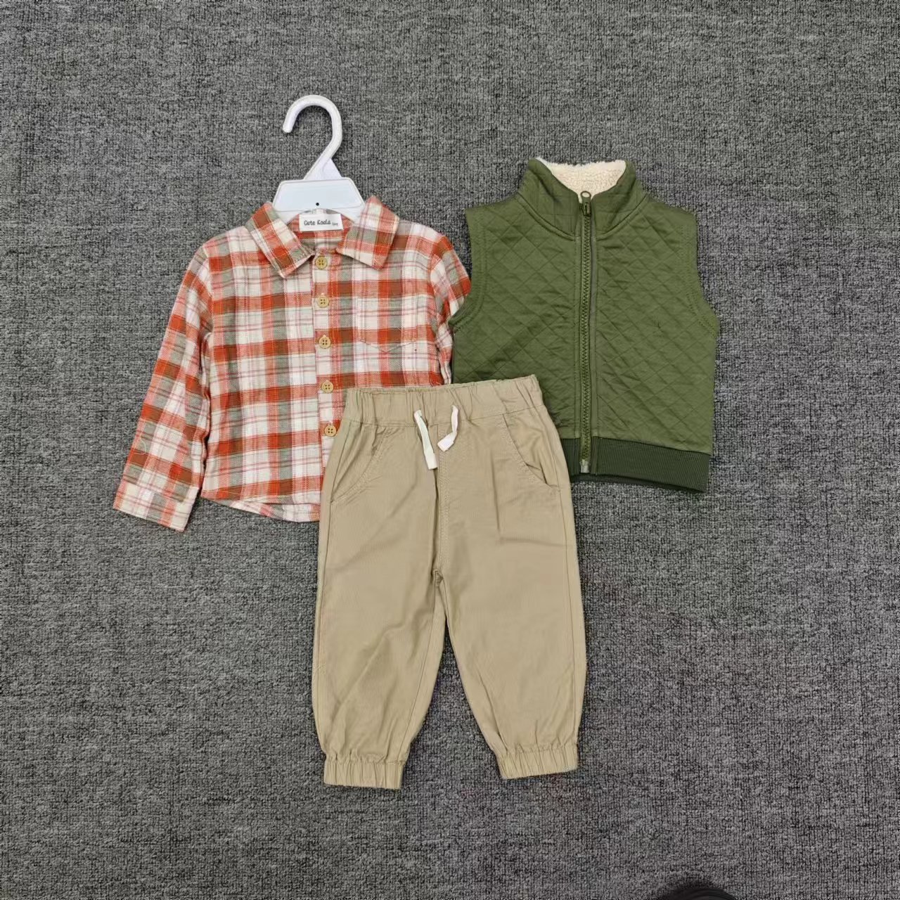 Factory Hot Selling Winter Newborn Baby 6m-3t Boys Long Sleeved Cotton Clothes 3-Piece Set Toddler Clothing Sets