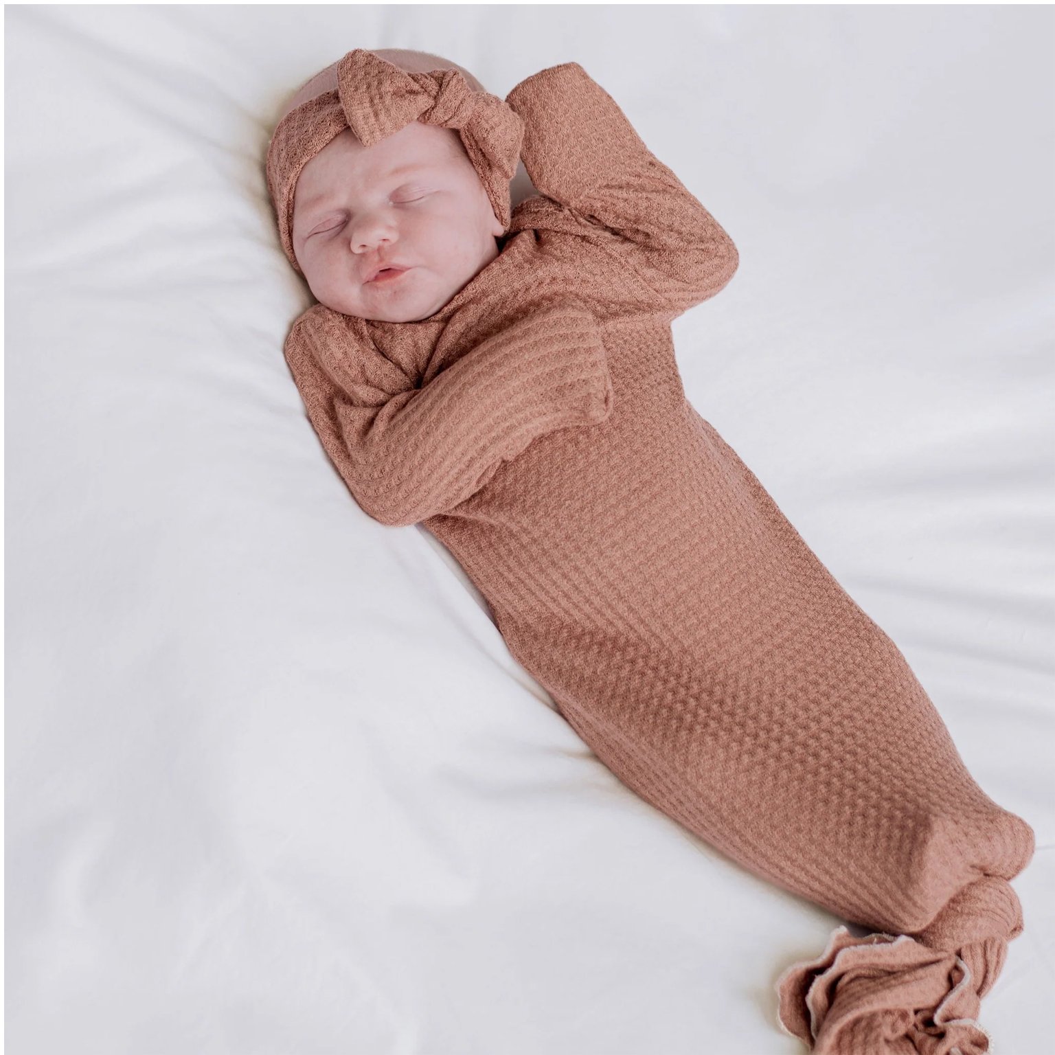 iBaifei Custom Cotton Waffle Baby Girl's Boy's Shower Layette Gift Set Soft Newborn Baby Blanket Head Band Hat Knot Gowns Set