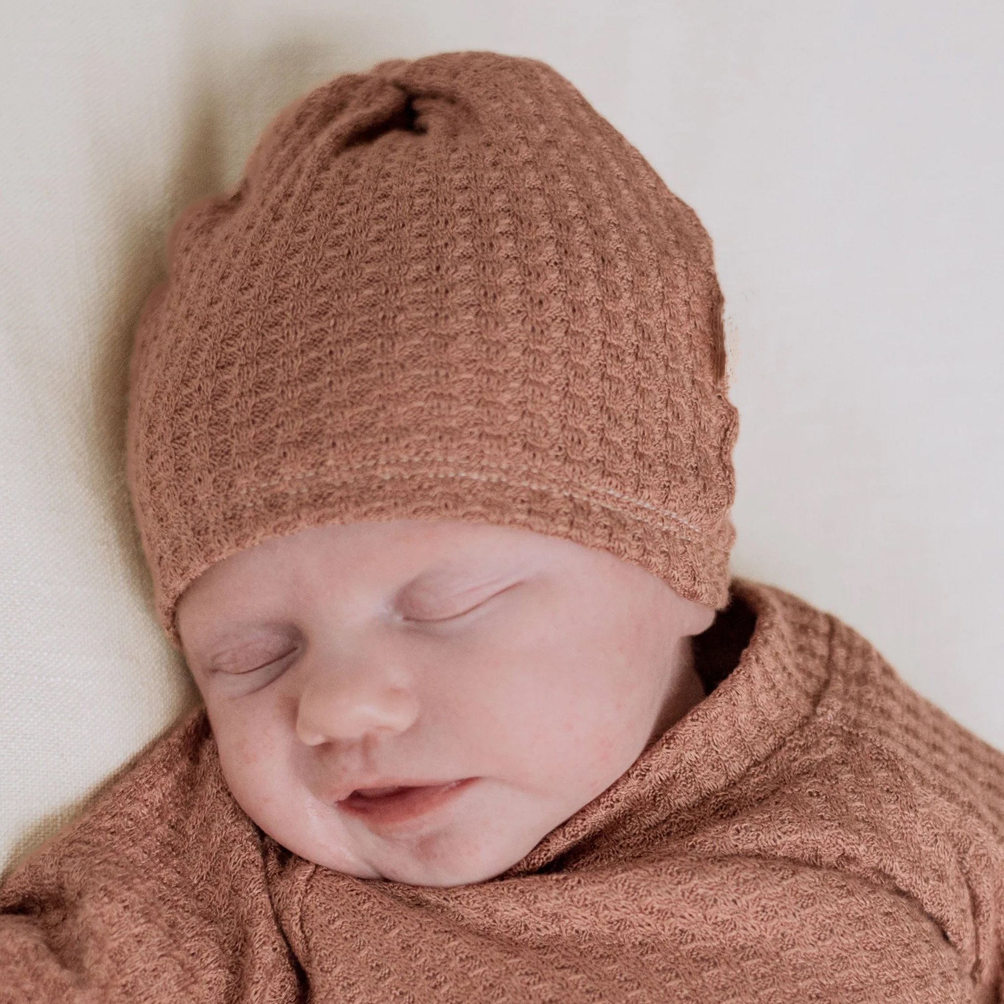 iBaifei Custom Cotton Waffle Baby Girl's Boy's Shower Layette Gift Set Soft Newborn Baby Blanket Head Band Hat Knot Gowns Set
