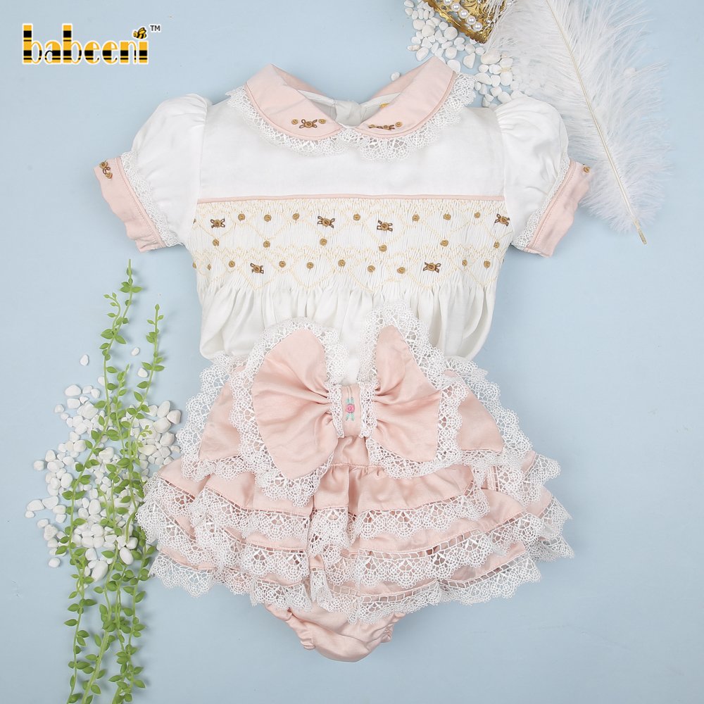 Beautiful geometric lace set for little girls OEM ODM Children clothings set hand smocked customization wholesale - DR3071