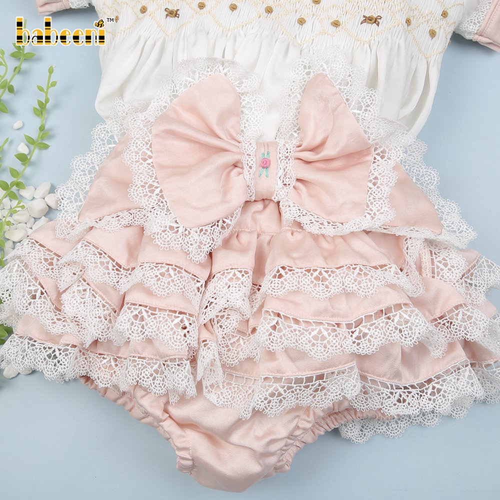 Beautiful geometric lace set for little girls OEM ODM Children clothings set hand smocked customization wholesale - DR3071