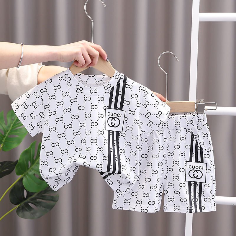 Summer boys' suit Stylish handsome children's suit Shorts Short sleeve letter-printed T-shirt 3-12 years 2pcs kids casual suit
