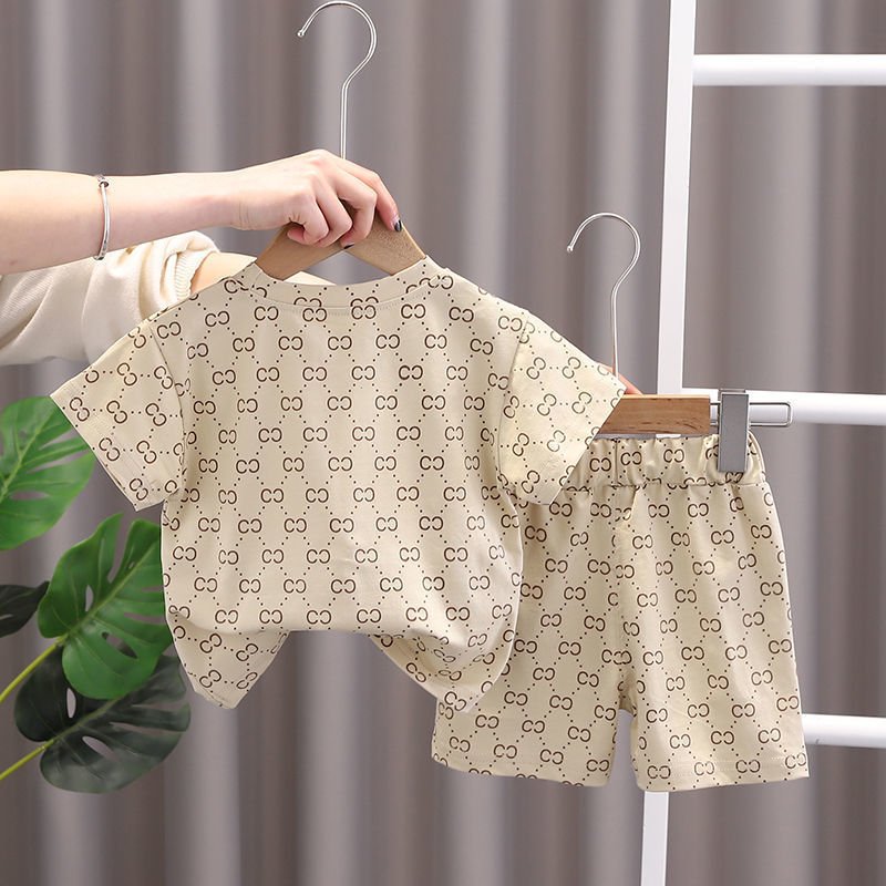Summer boys' suit Stylish handsome children's suit Shorts Short sleeve letter-printed T-shirt 3-12 years 2pcs kids casual suit