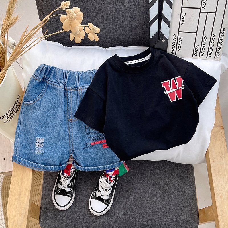 Summer 2024 popular alphabet short-sleeved T-shirt and casual shorts two-piece children's summer set wholesale