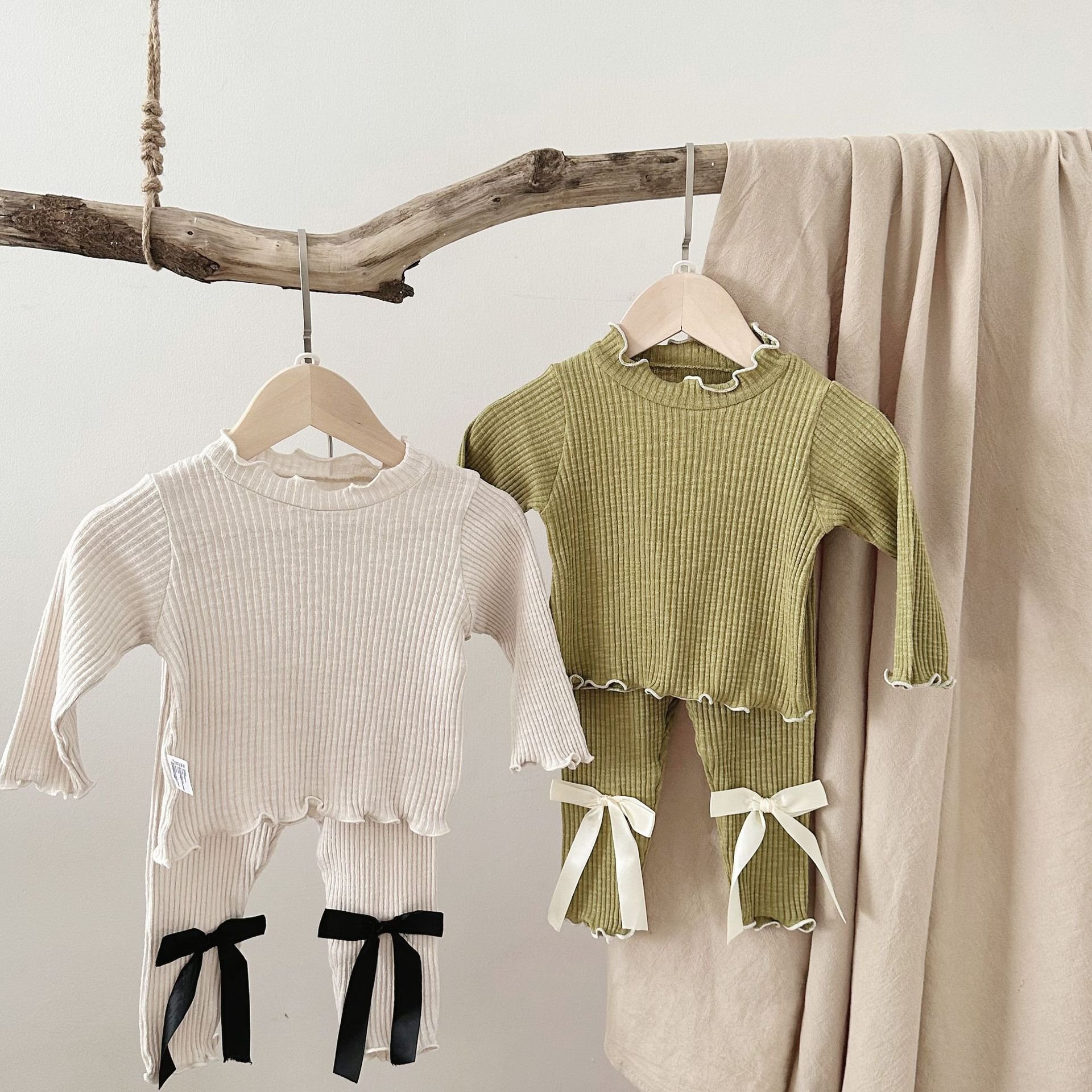 52156 Spring Infant solid color top fashion half high neck top+bow tie pants set Toddler clothing T-shirt baby 2 piece set
