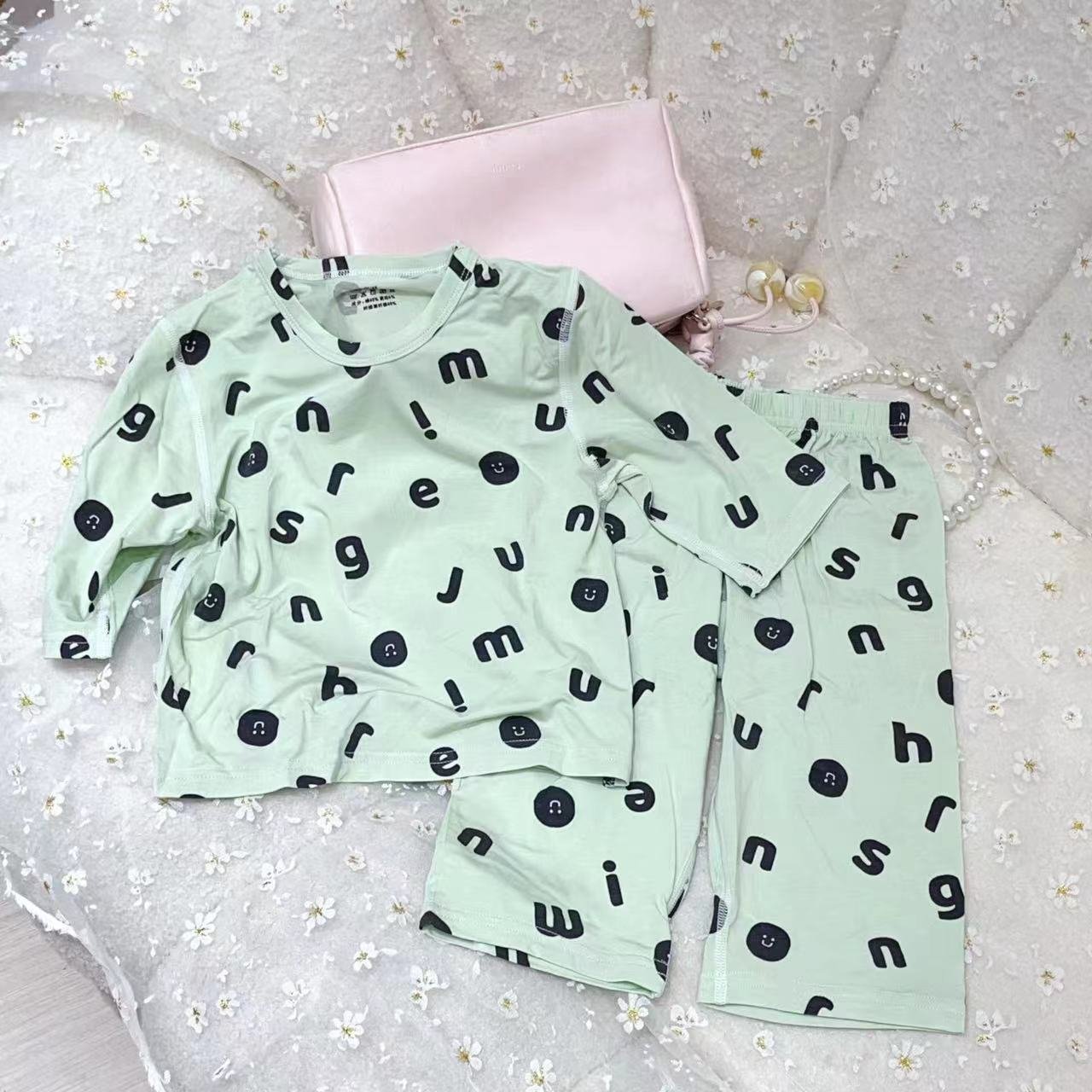 High Quality 2-Piece Cotton Pajamas for Boys Girls Casual Home Clothing with Letter Printed Pattern for Toddlers Spring Autumn