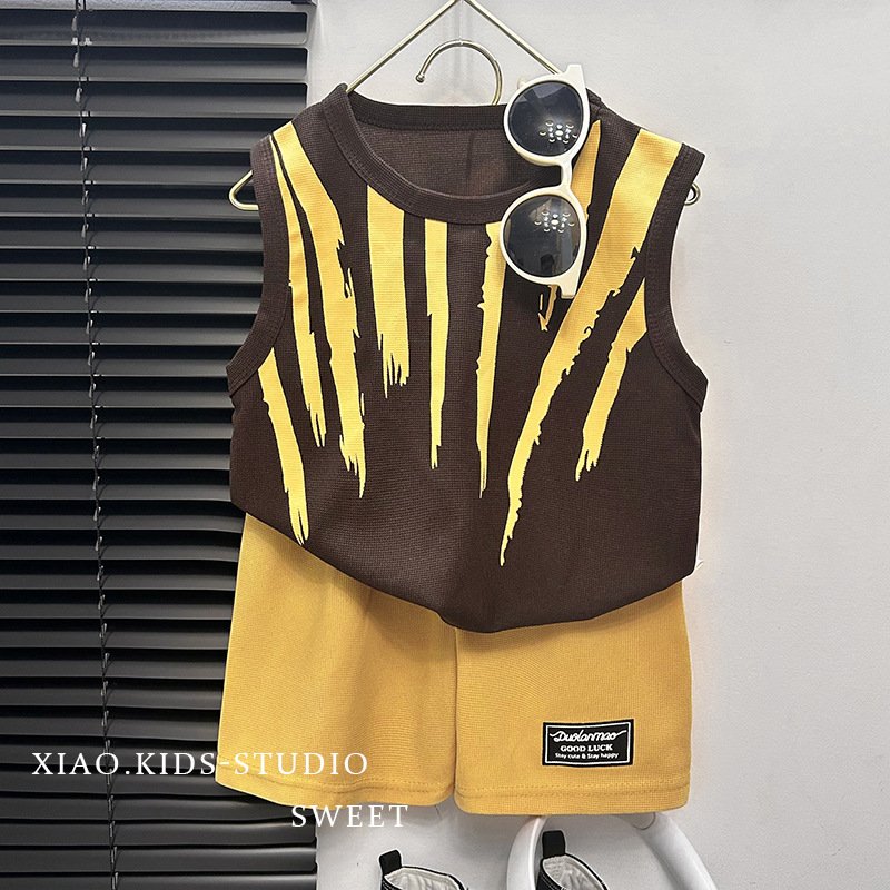 new style Summer Boys' Casual Print Two-Piece Set Korean Version Suit with Fashionable Letter Jacket Vest and Shorts for Kids