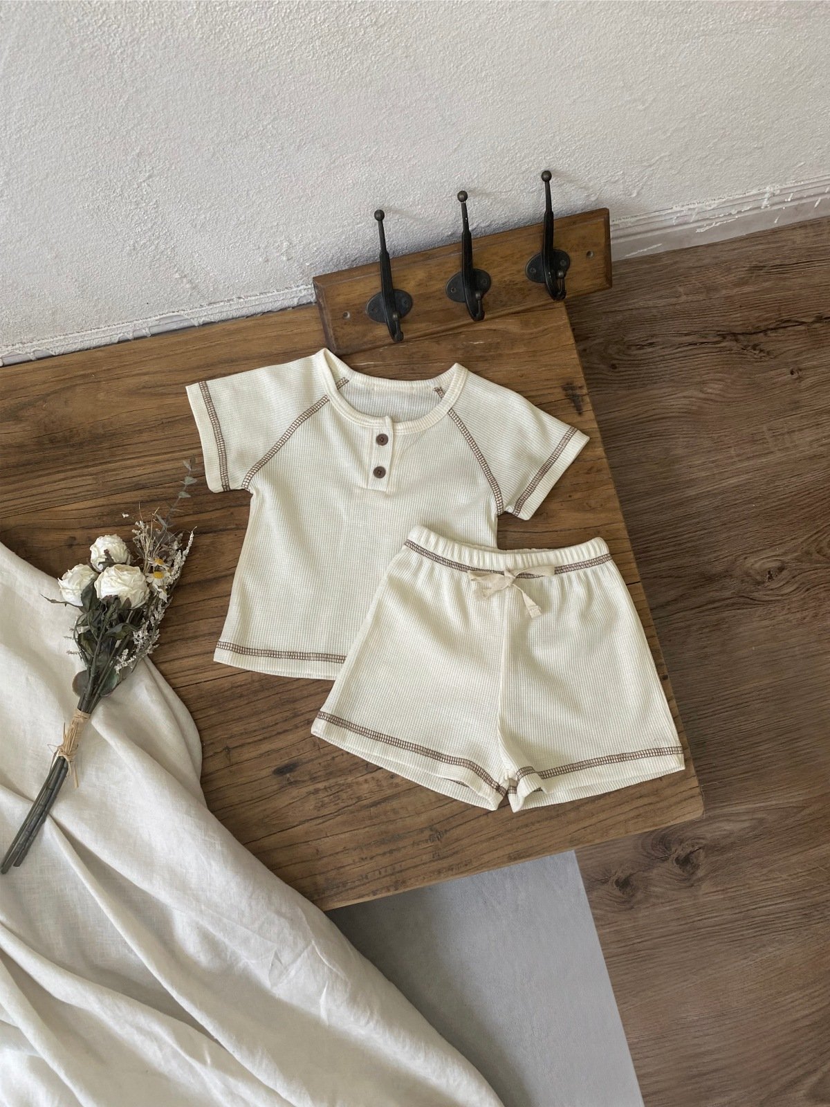 Boys short sleeve suit Summer girls baby Waffle two-button round neck T-shirt + shorts two-piece set