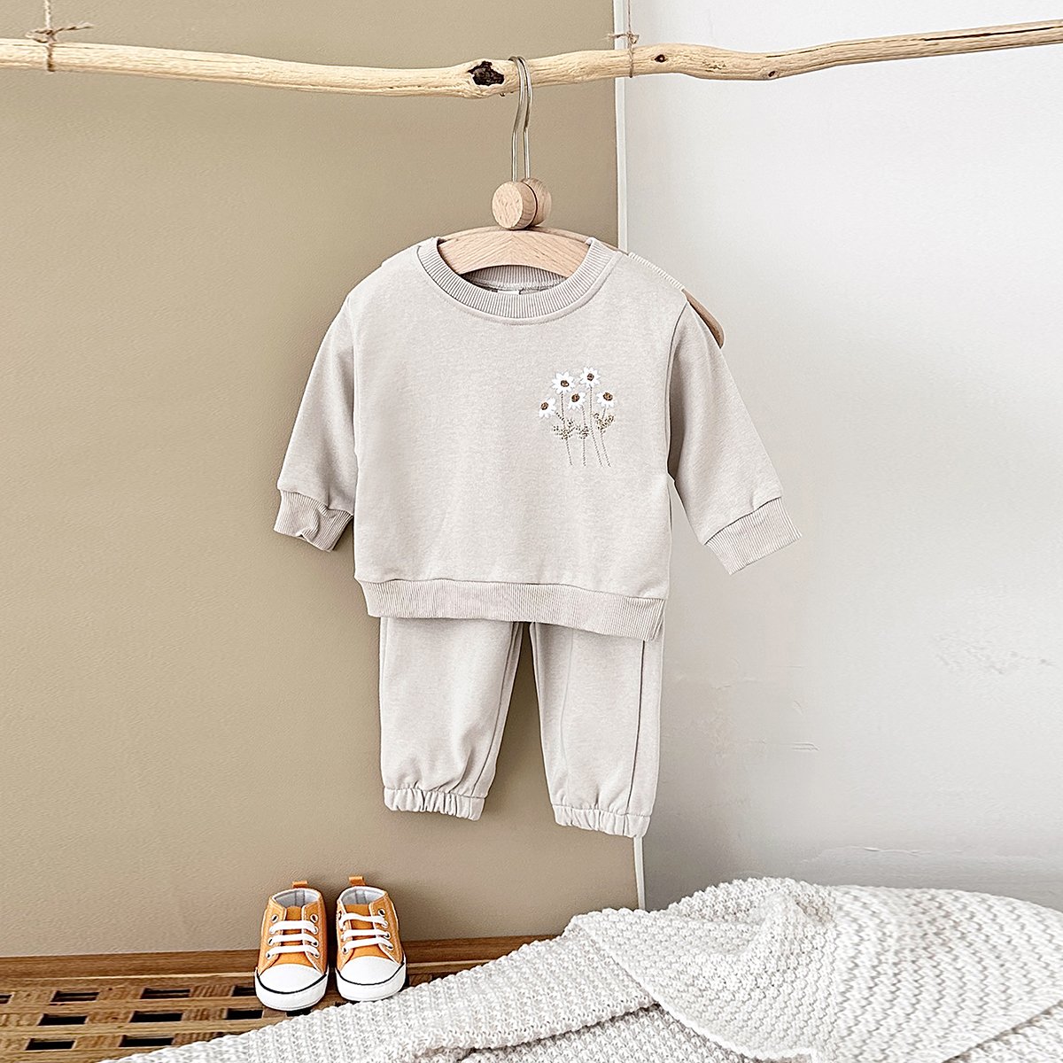 Autumn Baby Girl Magritte Embroidery Hoodie 2PCS New Born Baby Round Neck Long Sleeve Trousers Set Clothes