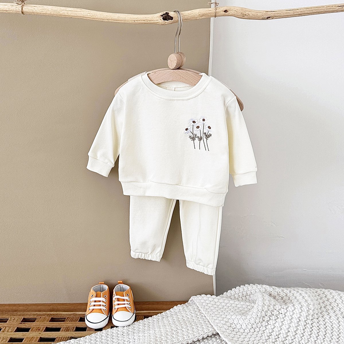 Autumn Baby Girl Magritte Embroidery Hoodie 2PCS New Born Baby Round Neck Long Sleeve Trousers Set Clothes