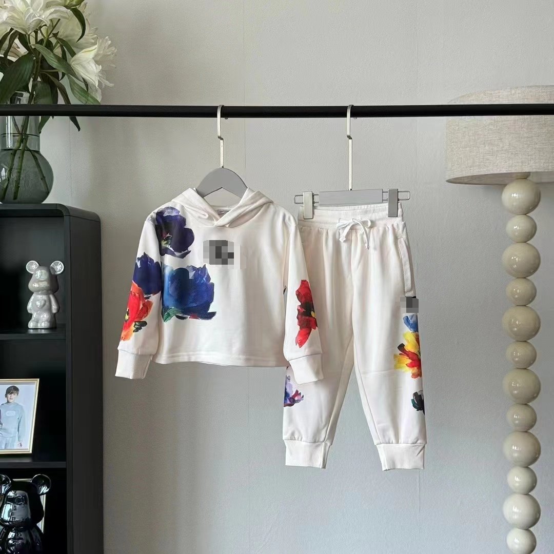 High end children's clothing Boy's autumn suit new boys' long sleeved sweater + casual pants 2pcs children's clothing sets