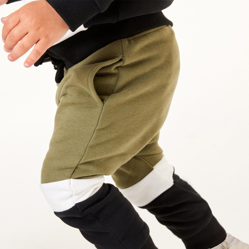 High Quality Cotton Kids Tracksuits Breathable Material Pullover for Children OEM Service Price with Gift Box Content Clothing
