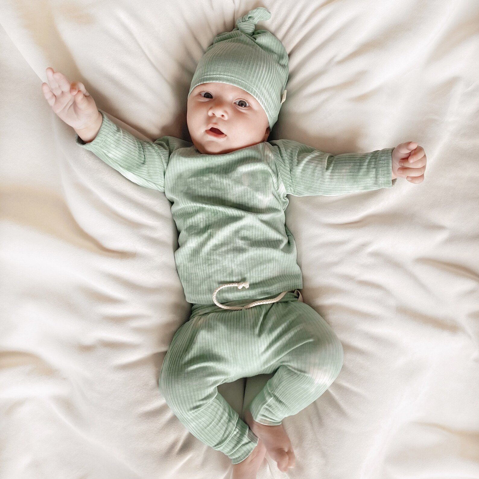 iBaifei Organic Cotton Newborn Baby Boy Girls' Shower Layette Gift Set Sweatsuit Clothes New Born Kids Clothing Set For Baby