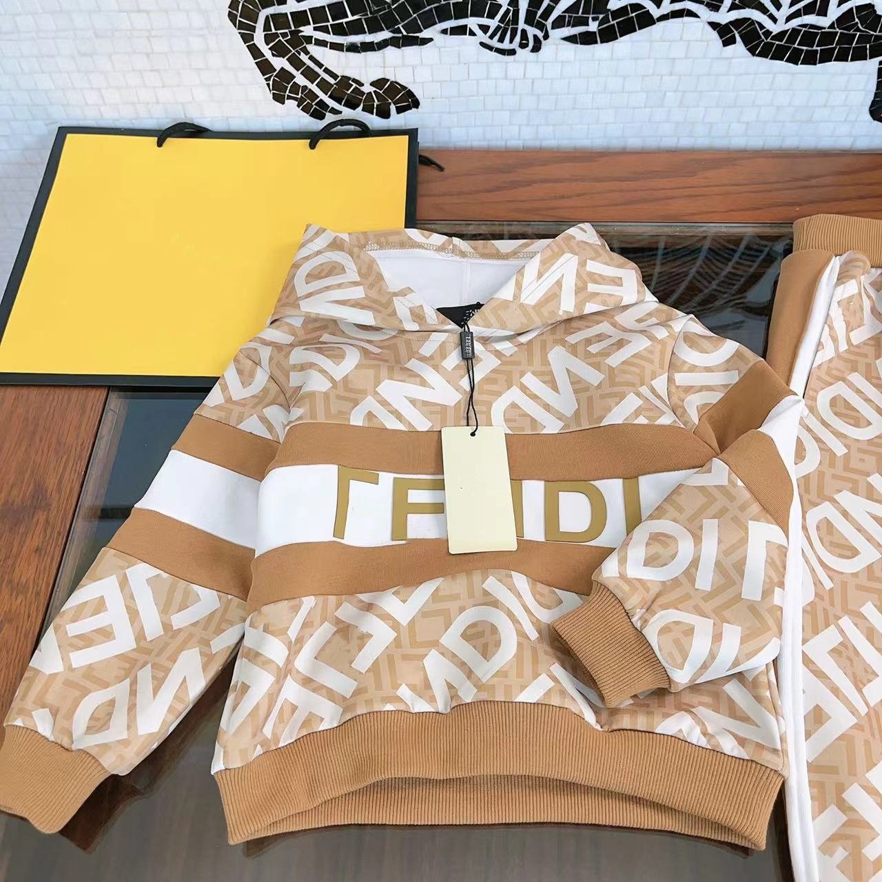 Wholesale Kids Winter Clothing Sets Children Clothes Set Kids Wear Tracksuits Hoodie Boys Suits