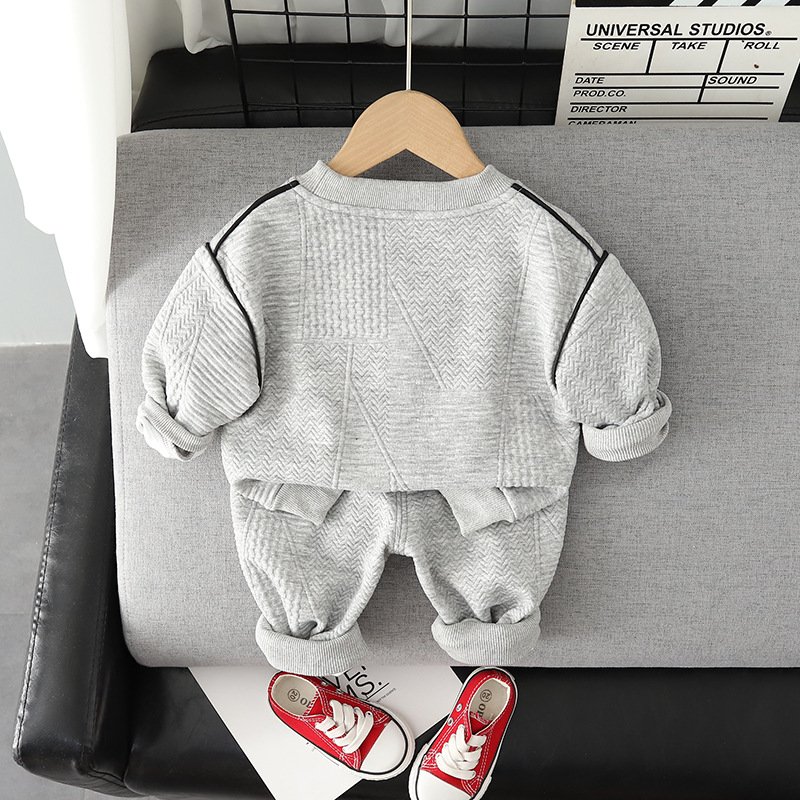 Two piece set of children's hoodie and solid color sports pants for boys