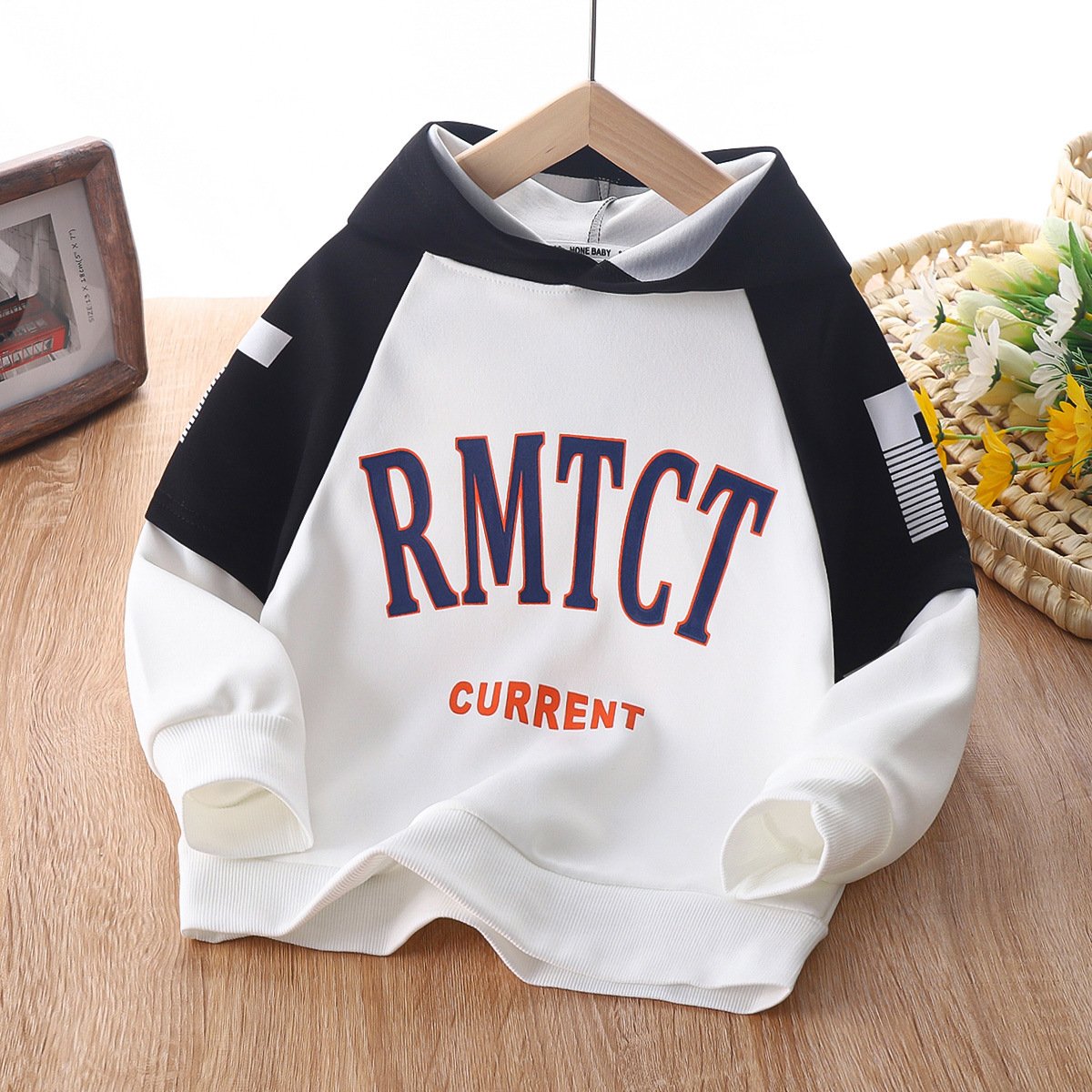 Children's hooded sweatshirt color matching boys and girls fall style hooded fashion clothing