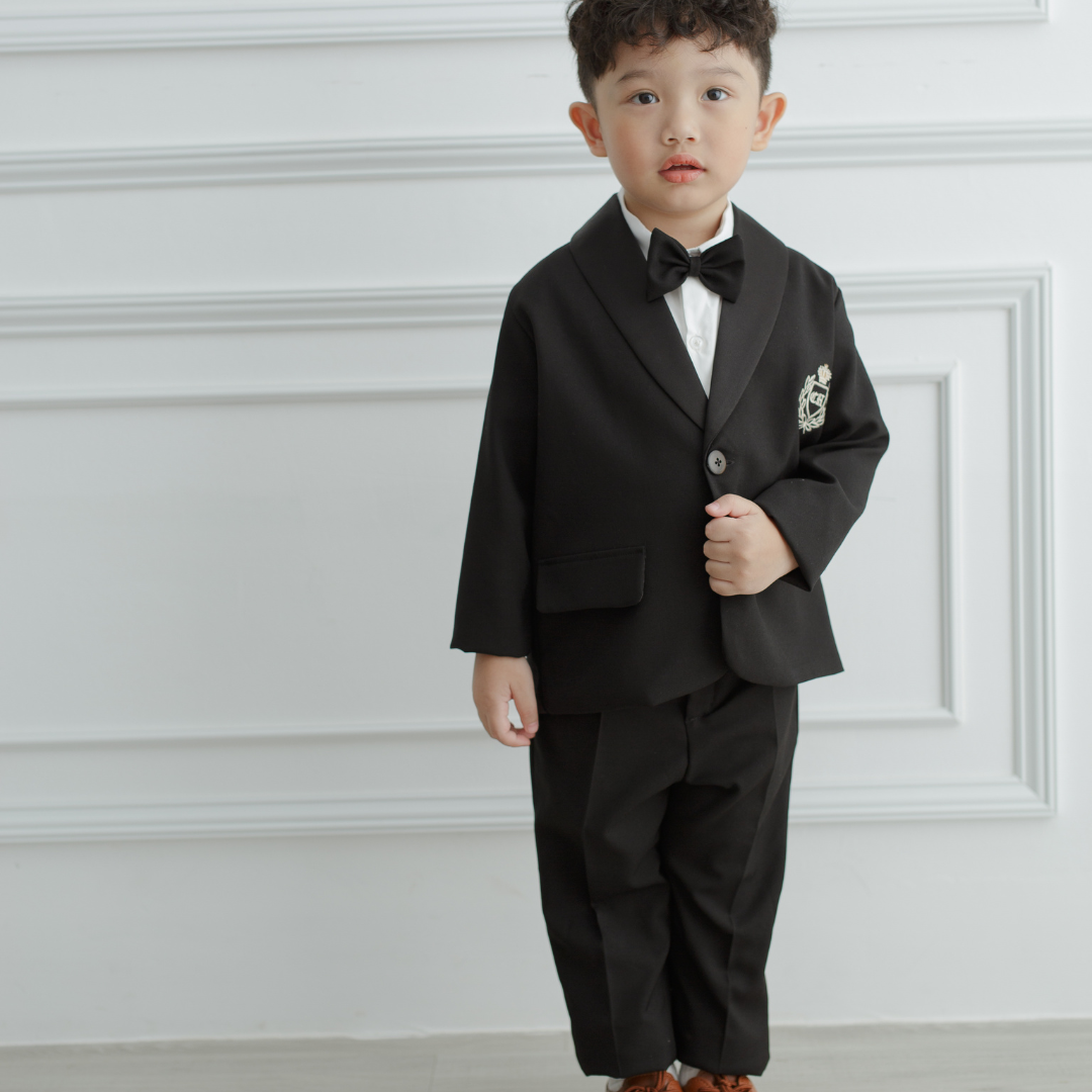 Collection Christmas Winter Children's Clothing Baby Boy Suits Set 3 Pieces Vest And Short Bow Tie Machine Embroidery-William