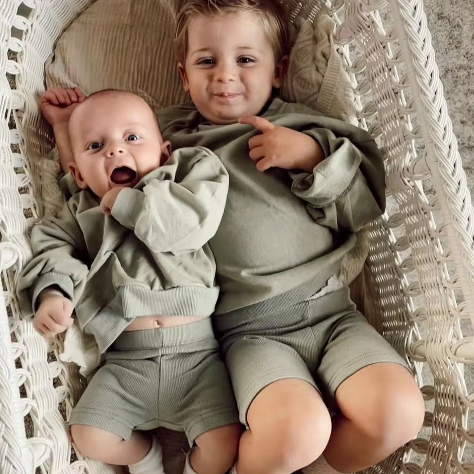 Baby Toddler 2-Piece Ribbed Sweatsuit Solid Color Set Sweatshirt Set Hoodie Riding Pants For Kids
