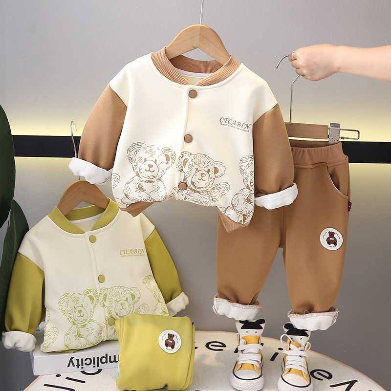 Boys' autumn and winter clothing set 2024 new children's winter plus fleece Cubs baseball coat two-piece set