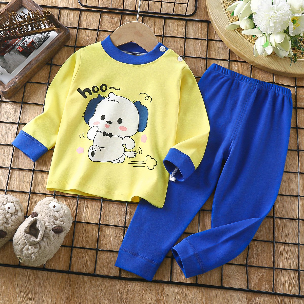Wholesale of children's sweaters with plush and thick red knitwear