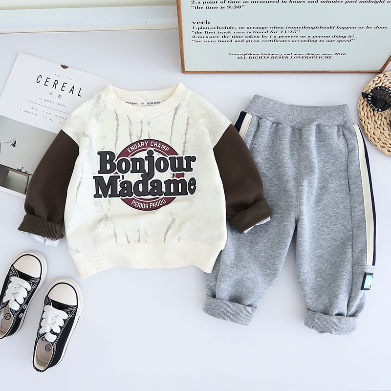 2024 factory wholesale Cartoon car design 1-5 Years Kids Clothes Boy's sets Cartoon hoodie + pants baby boys clothes set cloth