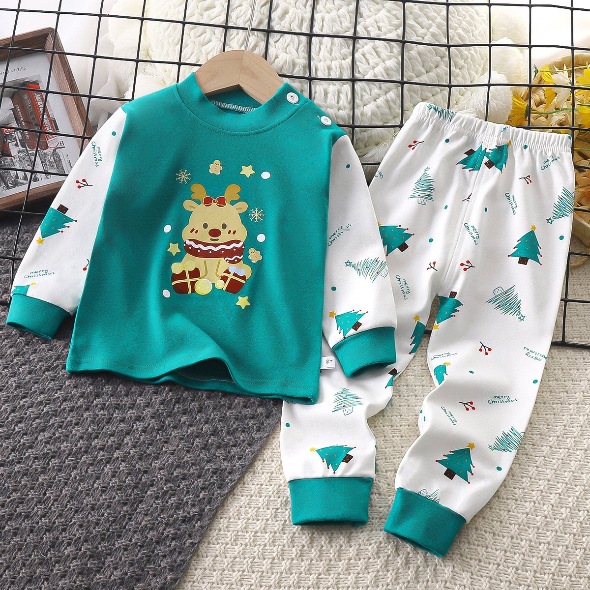 Customized wholesale autumn children's clothing set, new men's cotton clothing set, men's and women's baby home clothing set