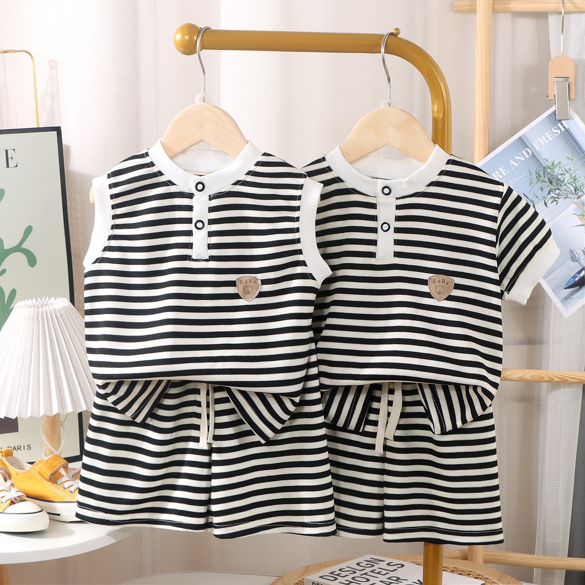 Children's summer short-sleeved suit boys and girls black and white striped shirt shorts baby fashion two-piece set