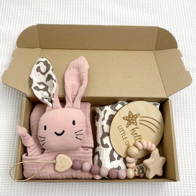Customized Knitted Newborn Gift Box Organic Cotton Baby Gift Set Baby Shower Gift Set Boy Girl