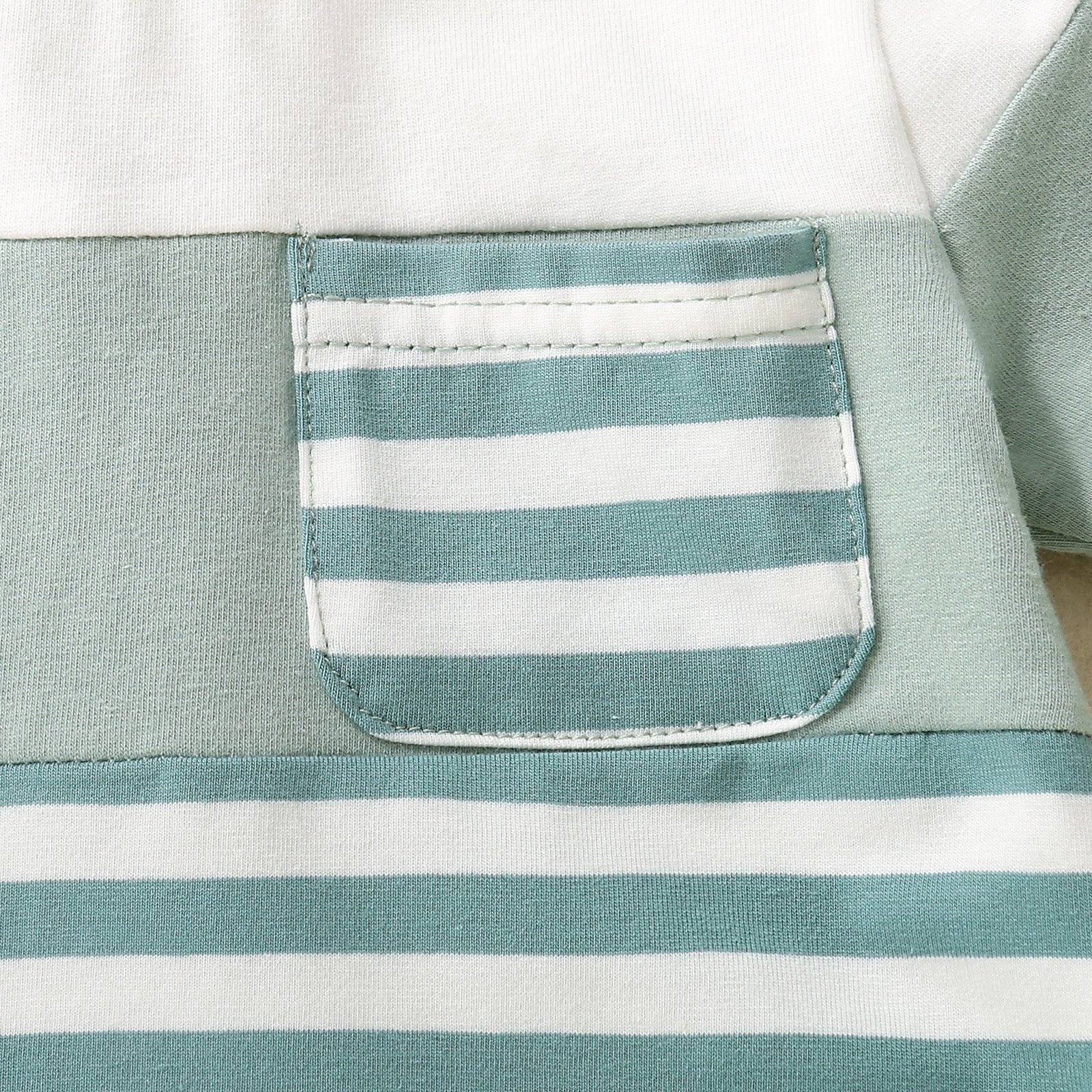 2024 New summer boys simple and crisp striped spliced crew neck short sleeve and solid color shorts Boys clothing sets