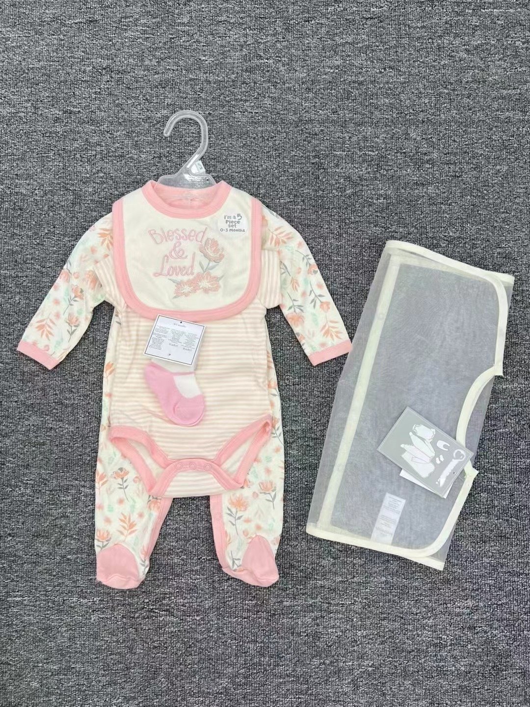 Wholesale High Quality Newborn Long Frogsuit Short Onesies Socks And Bib 4-Piece Set Baby Cartoon Set Newborn Cute Sets