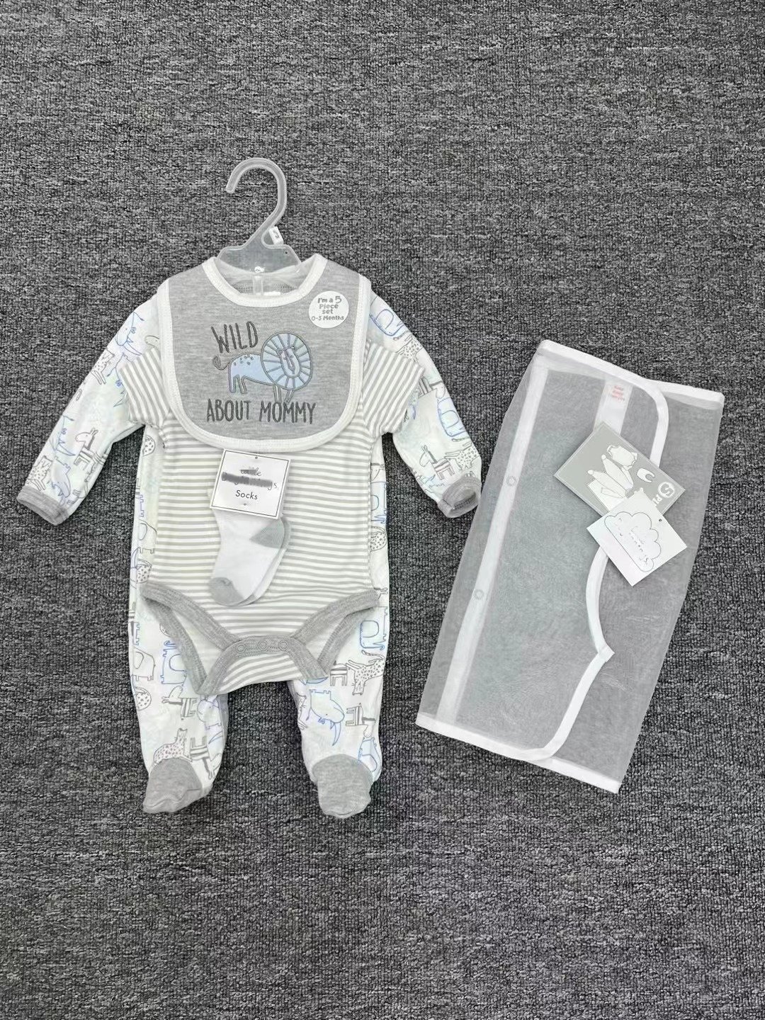 Wholesale High Quality Newborn Long Frogsuit Short Onesies Socks And Bib 4-Piece Set Baby Cartoon Set Newborn Cute Sets