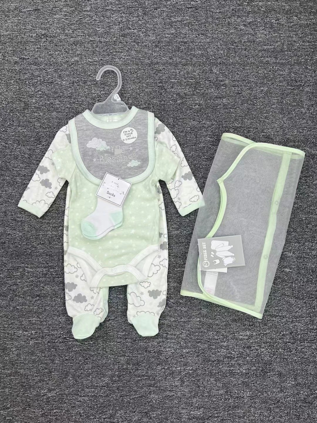 Wholesale High Quality Newborn Long Frogsuit Short Onesies Socks And Bib 4-Piece Set Baby Cartoon Set Newborn Cute Sets