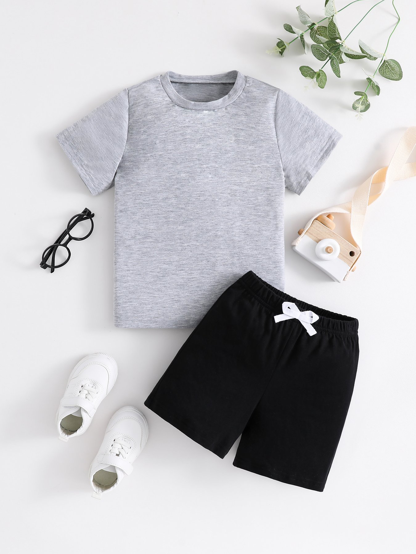 Casual summer t-shirt shorts wholesale 2-piece set of children's clothing for 4 to 8 years old little boy baby clothing