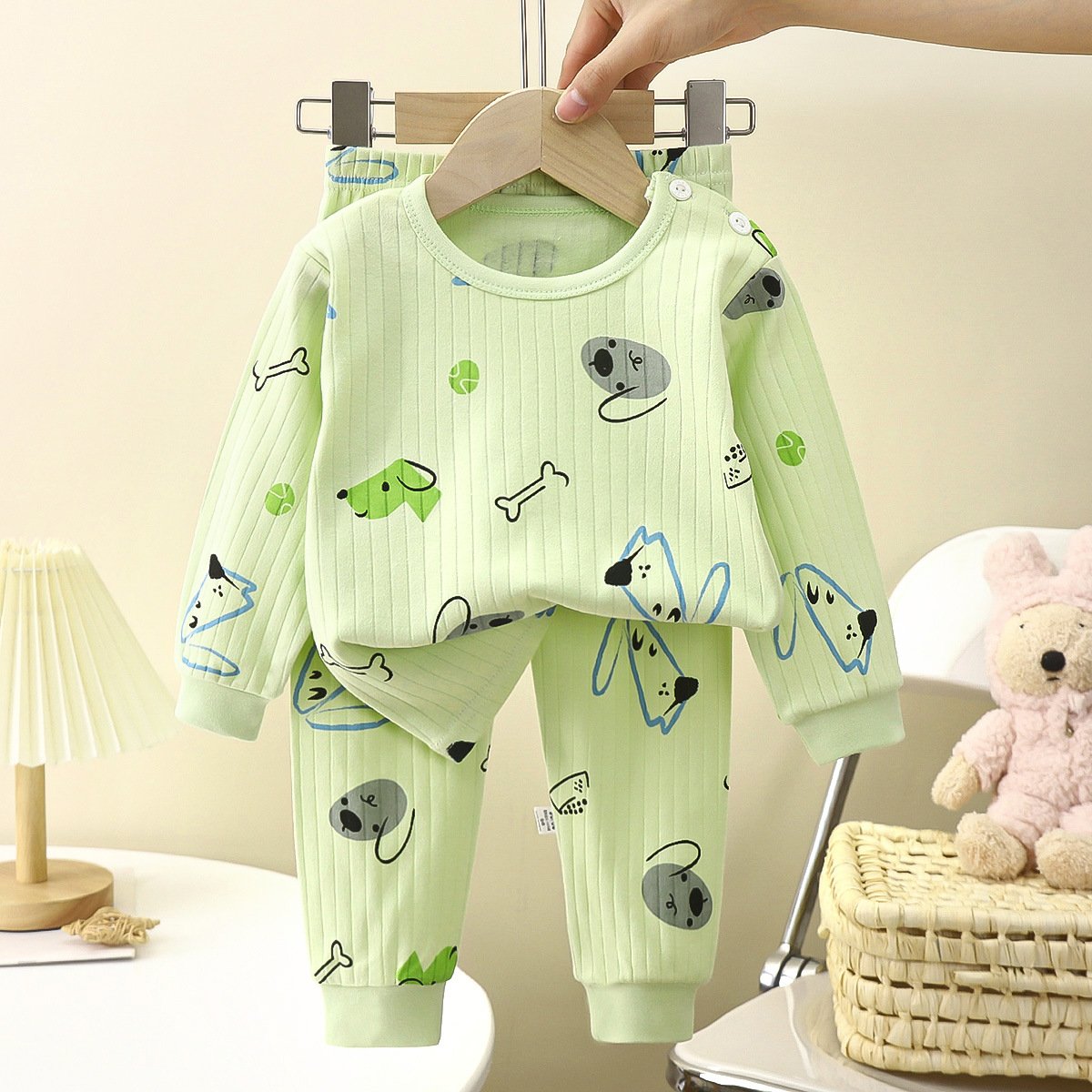 Wholesale of pure cotton printed tops and pants for babies aged 1-10