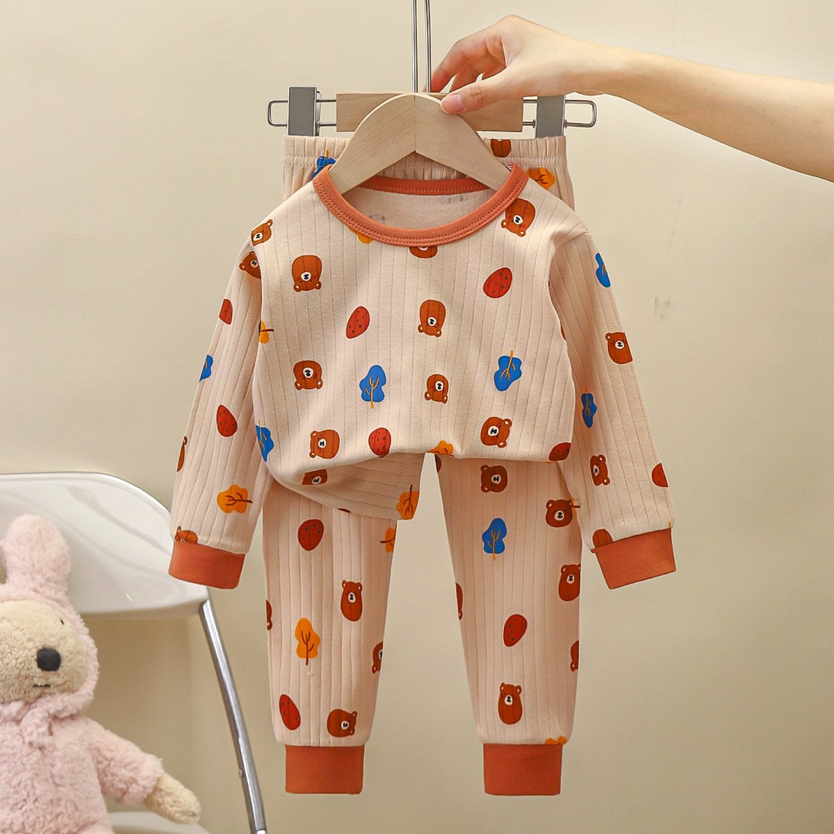 Wholesale of pure cotton printed tops and pants for babies aged 1-10