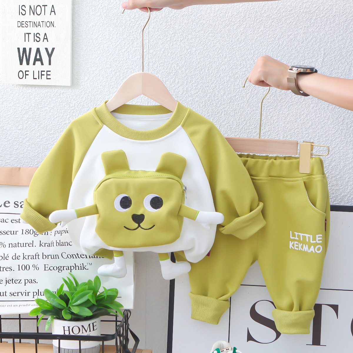 2024 Low price hot selling high-quality children's chest mouth wombat long-sleeved shirt and pants two children's sets