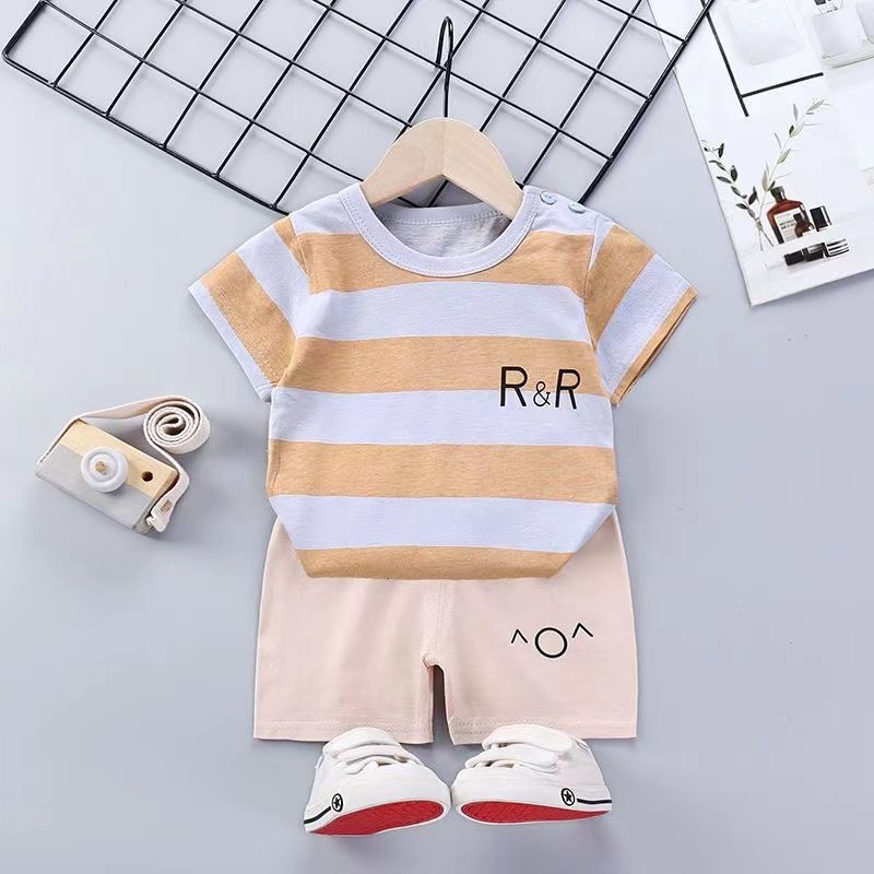 New Arrival Boys' Summer Set - Cute and Fashionable Two-Piece Shorts and Short-Sleeve Top for Little Boys