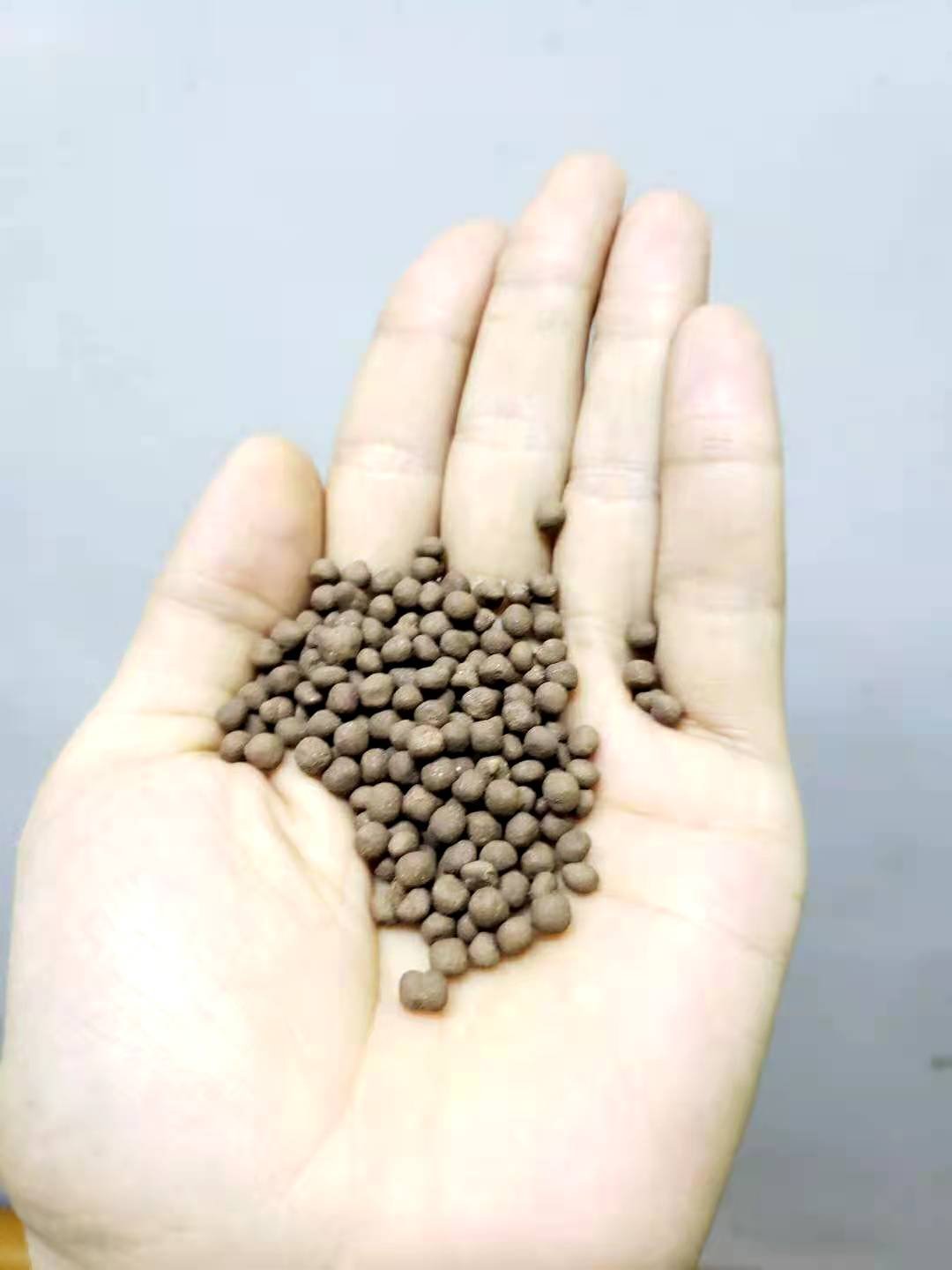 1.5-3.5mm, 3-4.5mm Aqua Soil Substrate for Aquariums, Fish Tanks and terrariums Soil Substrate for the Aquarium