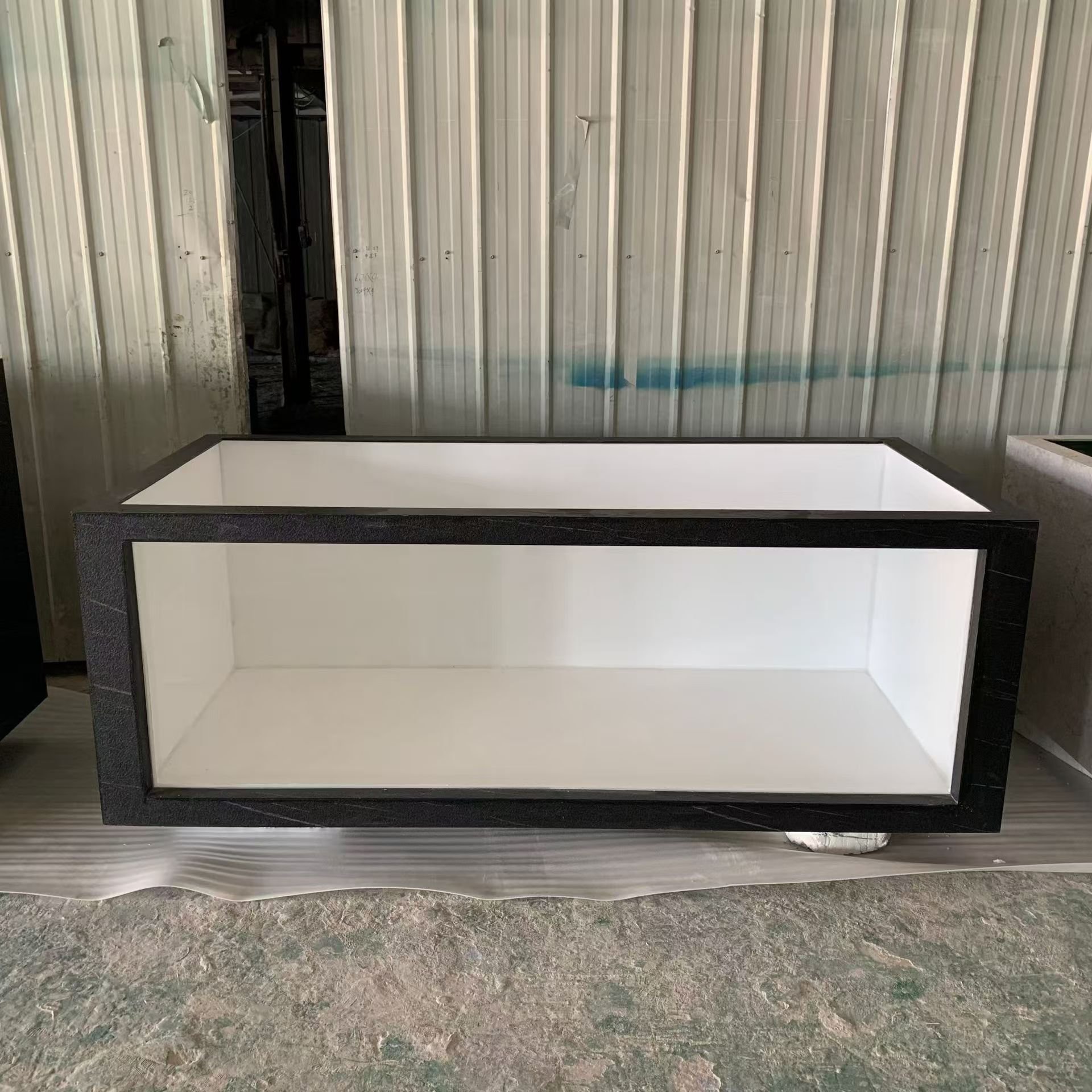 Large warehouse glass acrylic viewing window fiberglass decoration fish farming pond tank aquariums