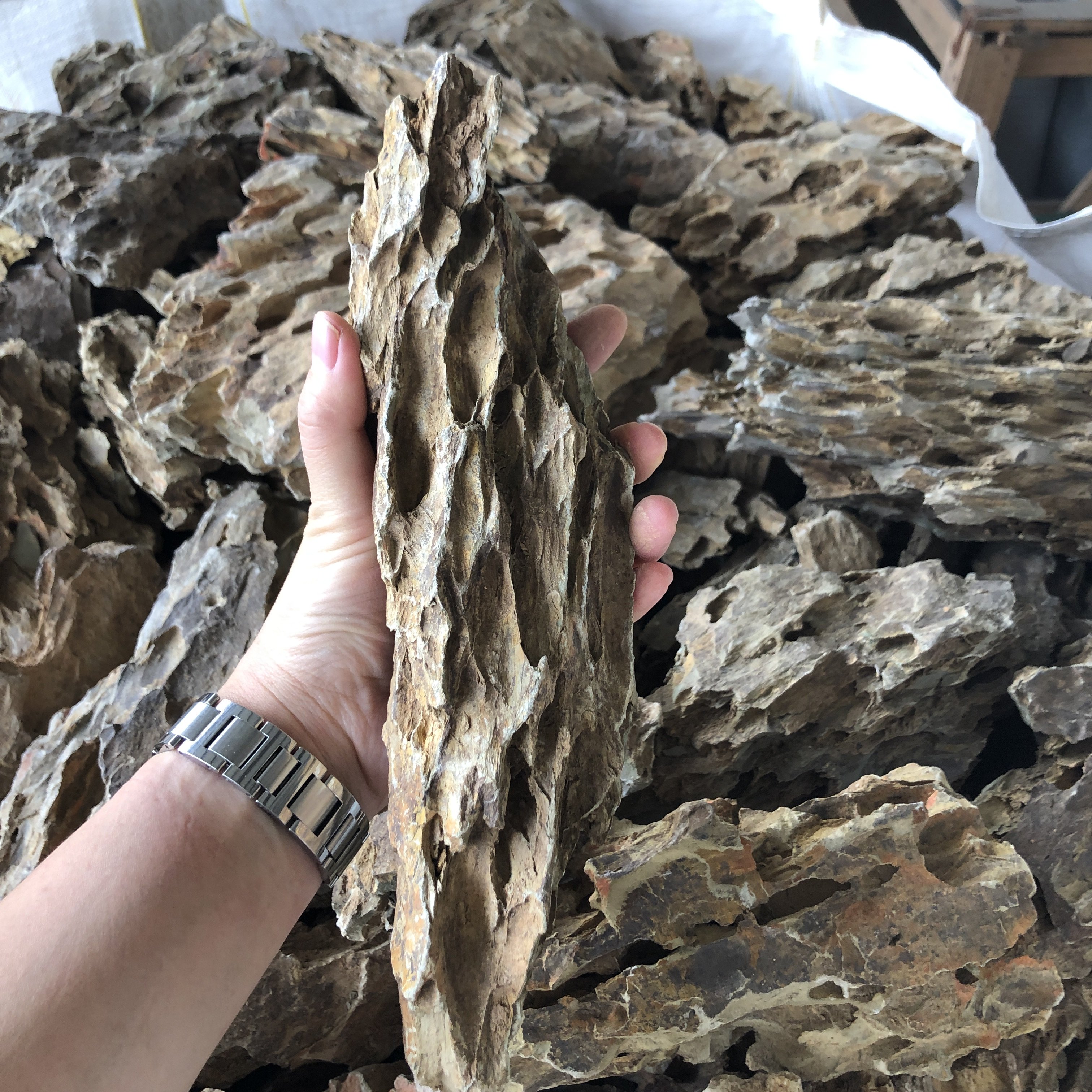 Large Decorations Rocks Landscaping natural aquarium stone rock for aquarium