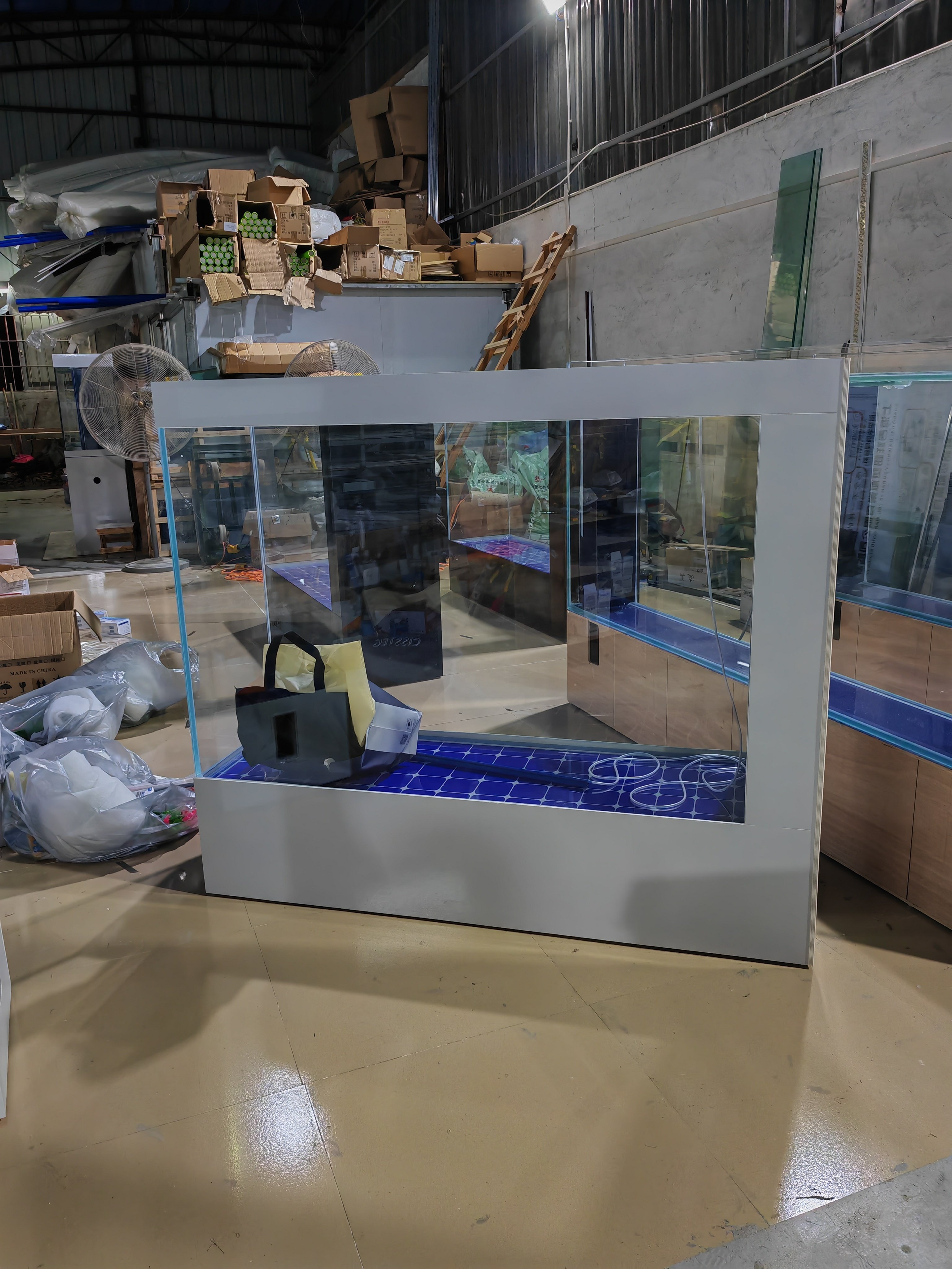Wholesale custom Latest Design Black glass aquarium prices fish tank aquarium lamp Home Decorations