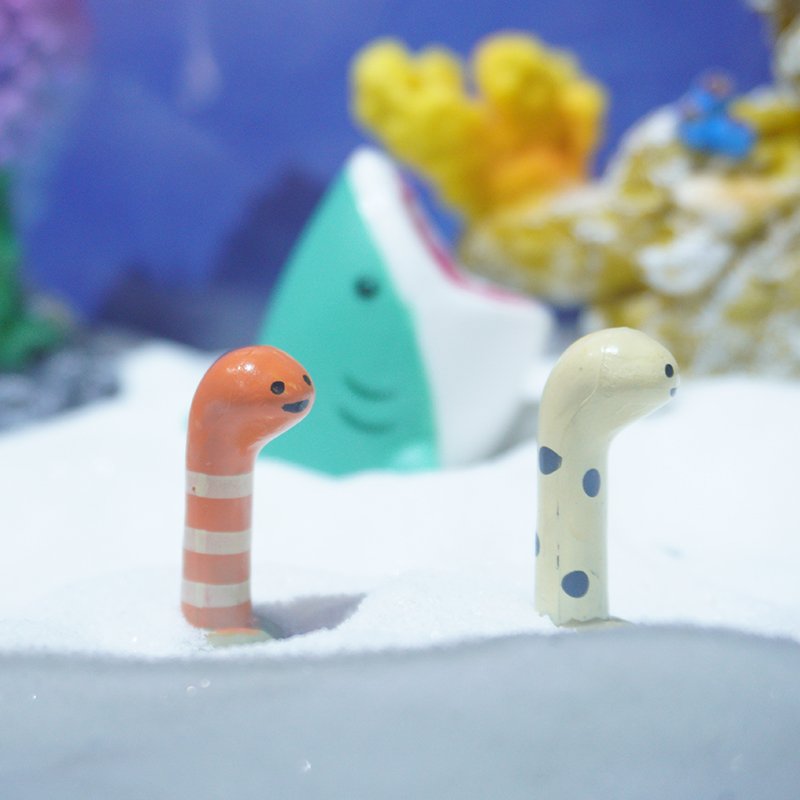 Wholesale Cute blue creative bottom spotted striped Moray eel cartoon style Aquarium decoration Fish Tank Aquarium Decoration