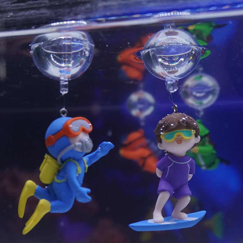 High-quality aquariums & Accessories Resin Creative Floating PVC Diver Surfing Boy Dimensional Decoration For Fish Tank