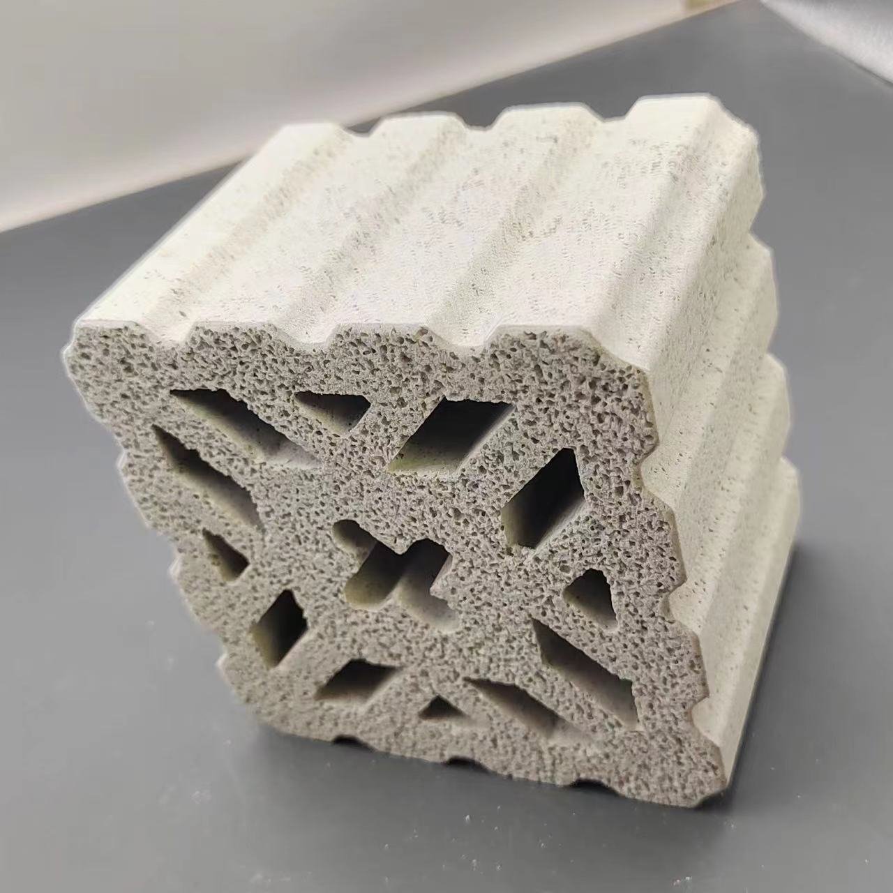 Large Size Ceramic Bio Filter Media Aquarium Filter Media Bacteria House Brick