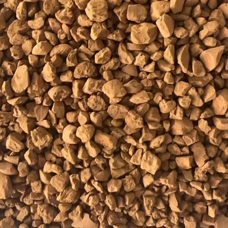 Amorphous granular hydroxyl iron oxide desulphurisation agent