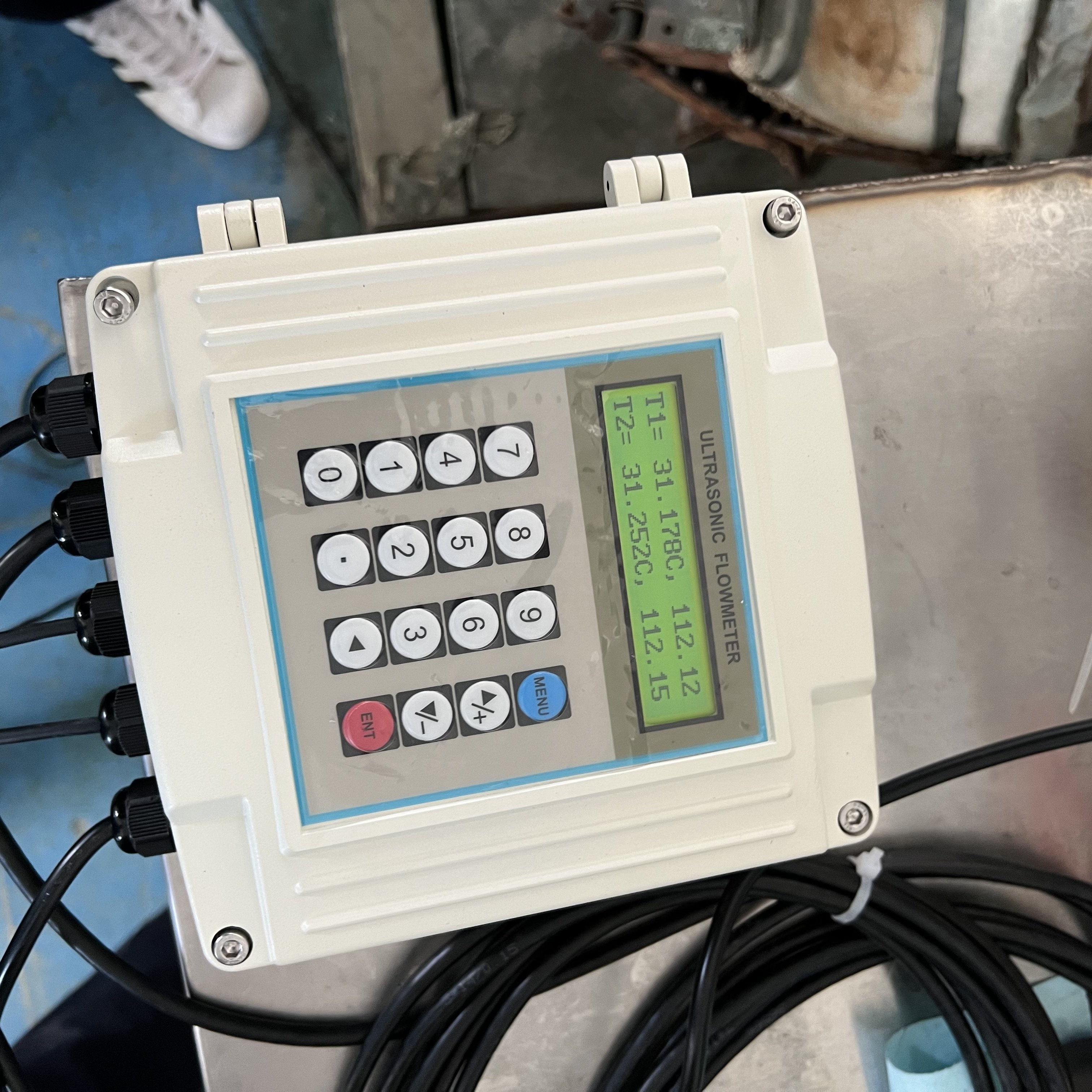 China Factory Wall Mounted Clamp-on 1.0%R Accuracy Liquid Ultrasonic Flowmeters Wall Mounted Flowmeter
