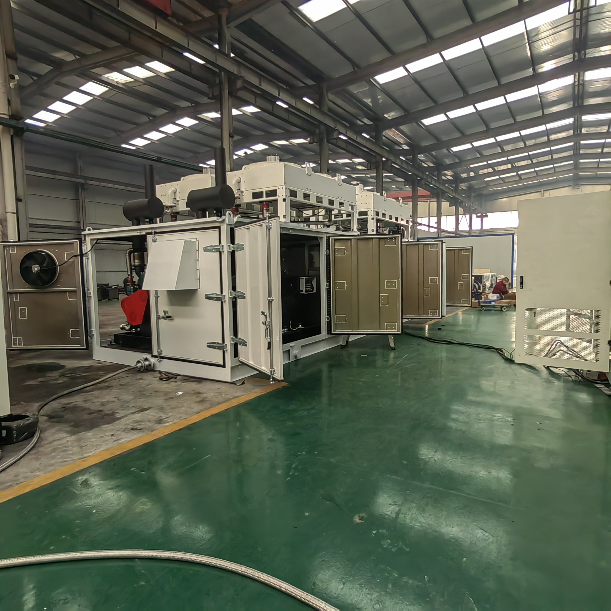 natural gas generators for a power of 10 MW: 1 x 1 MWh or 5 x 2 MWh Hot country working condition.